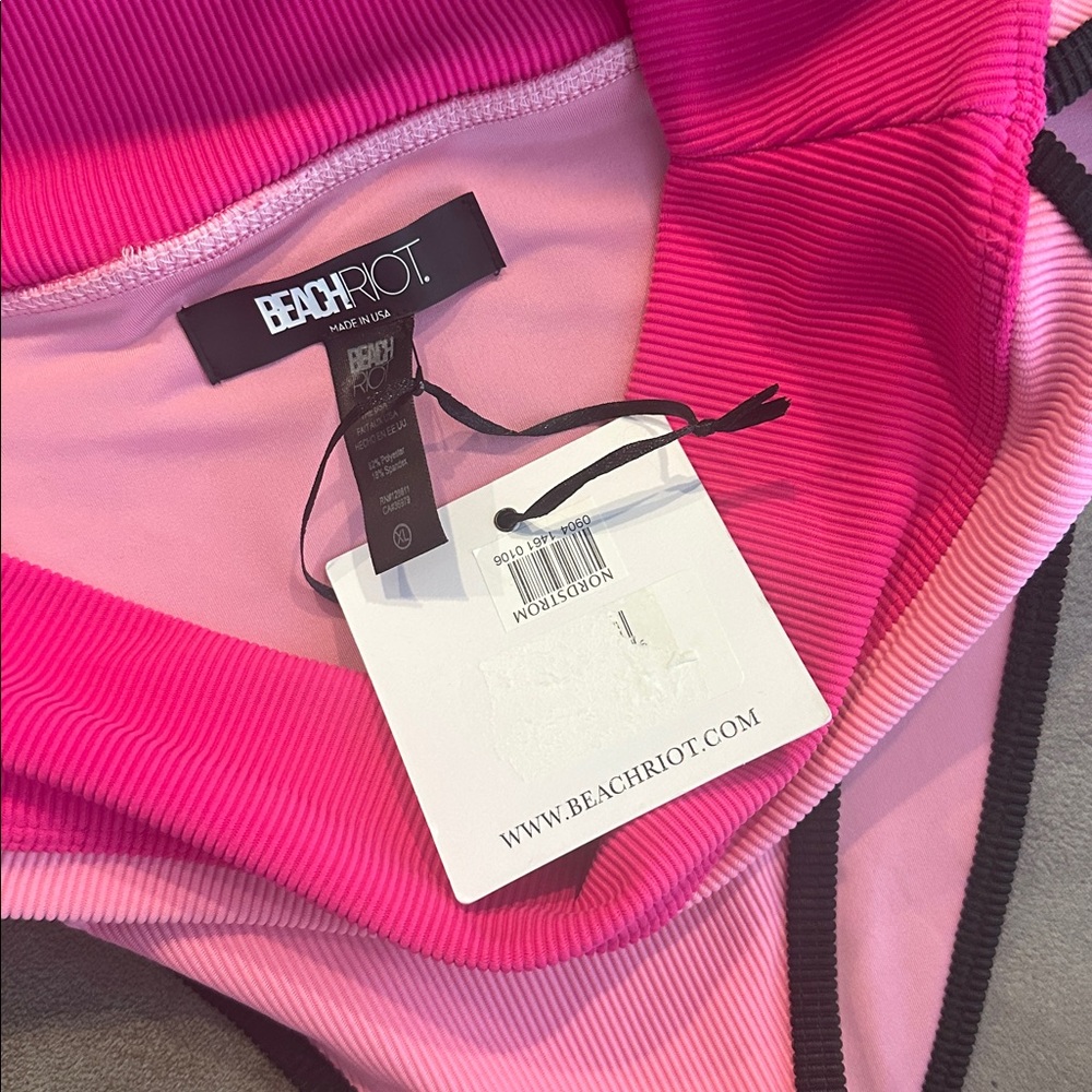 Beach Riot Pink High Waist Bikini Bottoms
BEACH RIOT
Color: Amour Colorblock - Picture 8 of 9